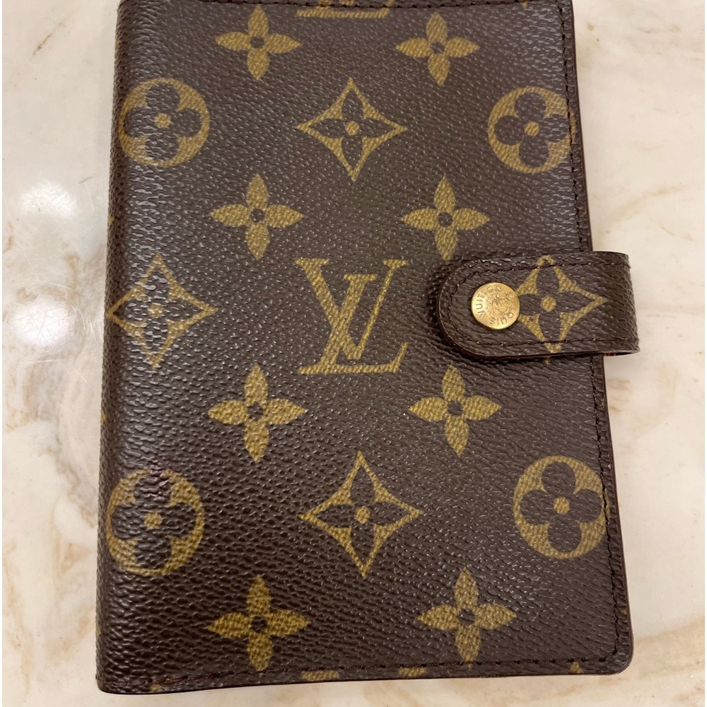 Louis vuitton small ring agenda